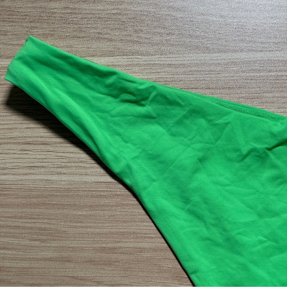 •WEWOREWHAT Ruched Underwire Top and Delilah Bottom bikini set in Neon Green - Picture 15 of 15